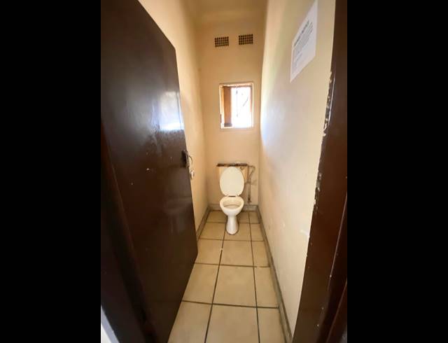 20 BEDROOM HOUSE FOR SALE IN VEREENIGING CENTRAL